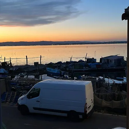 Maisonnette De Pêcheur Avec Vue Sur L'étang De Thau *