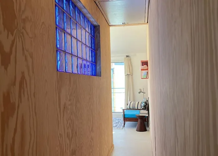 Maisonnette De Pêcheur Avec Vue Sur L'étang De Thau * Sète