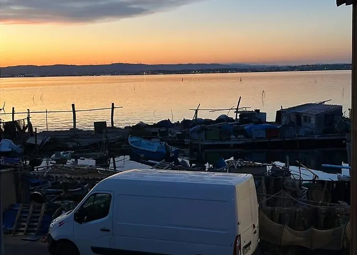 Maisonnette De Pêcheur Avec Vue Sur L'étang De Thau *